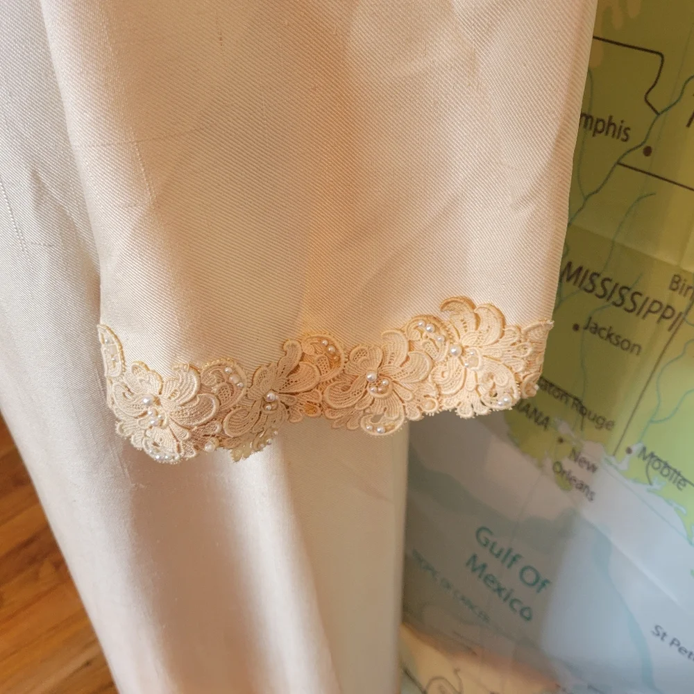 Vintage 1960s Wedding Dress Formal Gown Bride With Pearls & Lace. - Picture 3 of 16